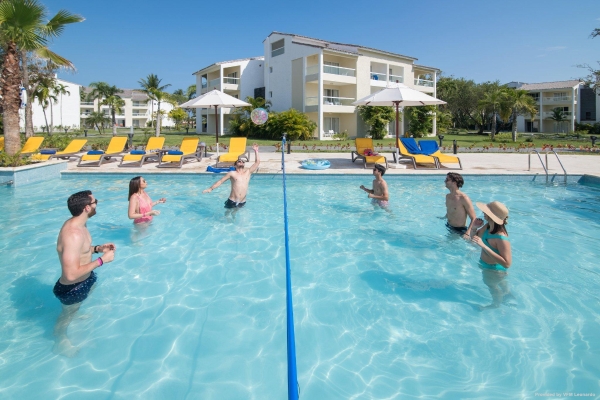 Hotel Emotions By Hodelpa Playa Dorada (San Juan)